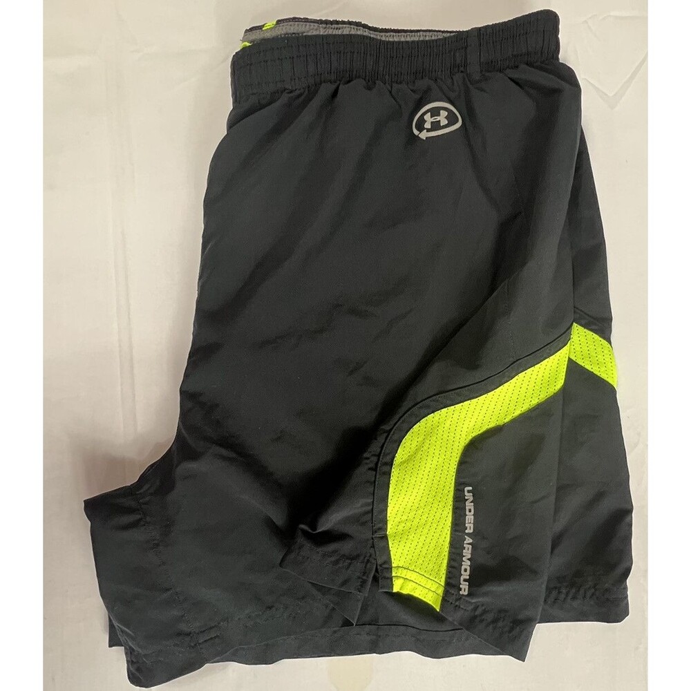Under Armour Mens Loose Heat Gear 5" Inseam Size XL